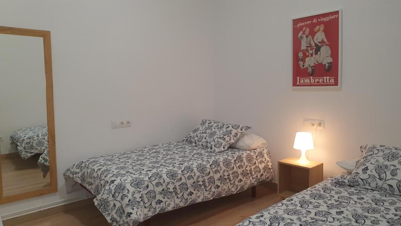 Apartamento Nuevo En Terrassa Centro Esterno foto